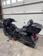 Load image into Gallery viewer, 2024 Street Glide