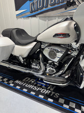 Load image into Gallery viewer, 2024 Road Glide