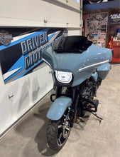 Load image into Gallery viewer, 2024 Street Glide