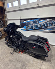 Load image into Gallery viewer, 2024 Street Glide